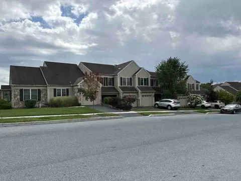 2056 Deer Run Dr #2056, Hummelstown, PA 17036