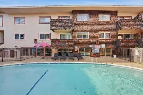 5400 Newcastle Ave #56, Los Angeles, CA 91316