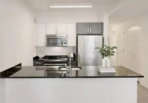 15 Cedar St #12B, New York, NY 10005