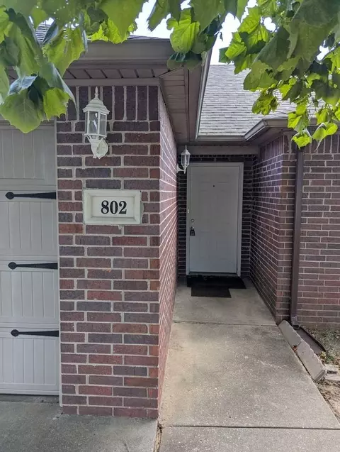 802 Ash Ct, Siloam Springs, AR 72761