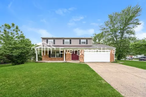 10620 Bradbury Dr, Forest Park, OH 45240