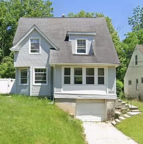 4955 E 141st St, Garfield Heights, OH 44125