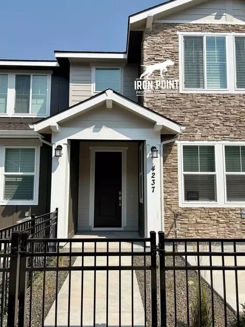 4237 W Flint Dr, Eagle, ID 83616