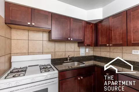 1515 W Morse Ave #403, Chicago, IL 60626