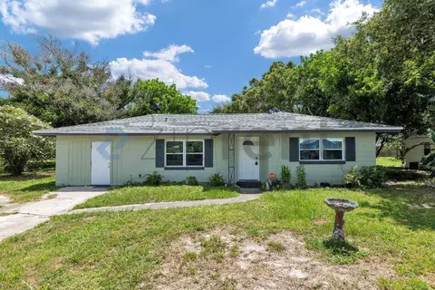 202 Essex Dr, Fort Pierce North, FL 34946