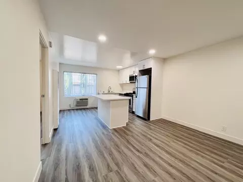 6861 S Sepulveda Blvd #13, Los Angeles, CA 90045