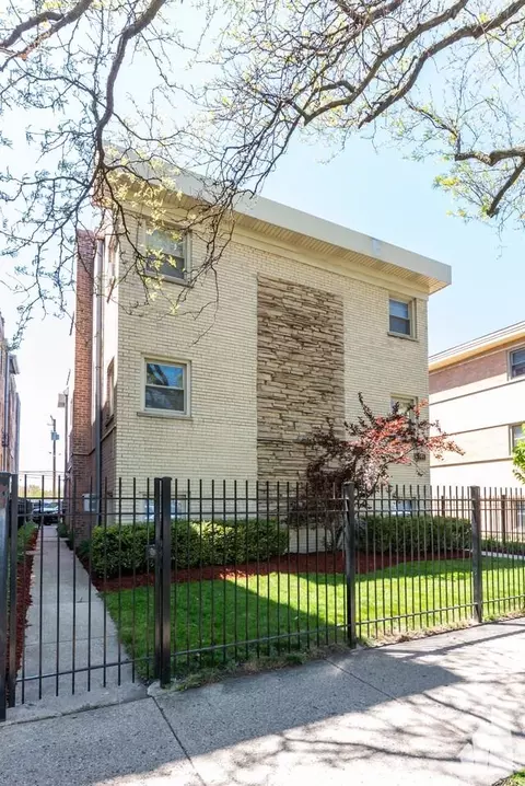 4540 N Wolcott Ave #2E, Chicago, IL 60640