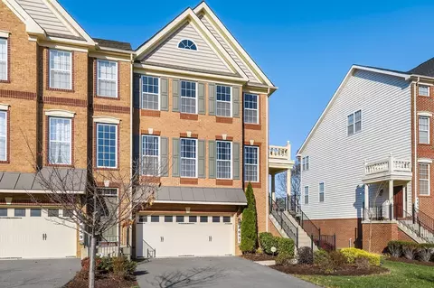 4057 Ranch Rd, Marlboro, MD 20772