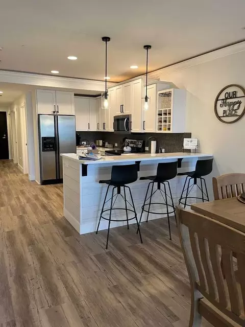 12 Washington Ave #6, Grand Haven, MI 49417
