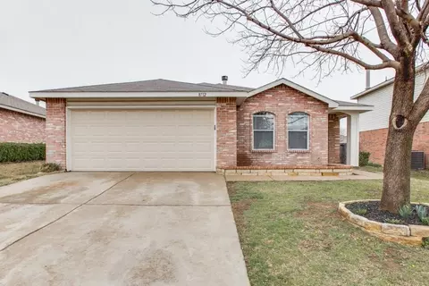 8712 Stonebriar Ln, Fort Worth, TX 76123