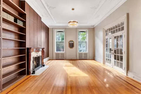 52 2nd St #1ST, Troy, NY 12180