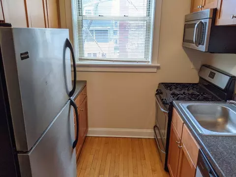 914 Crain St #A3N, Evanston, IL 60202