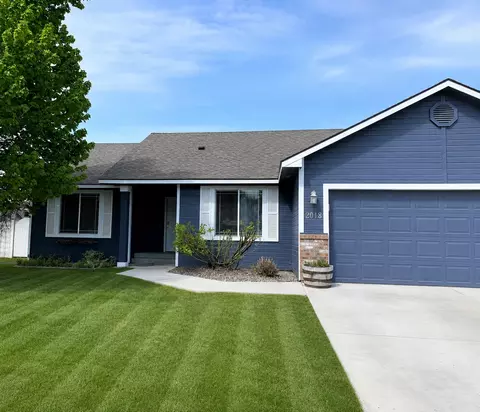 2018 Wellington Dr, Yakima, WA 98903