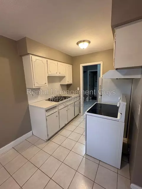 3521 12th Ave S #9, Minneapolis, MN 55407