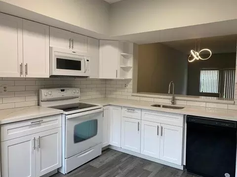 6606 Villa Sonrisa Dr, Boca Raton, FL 33433