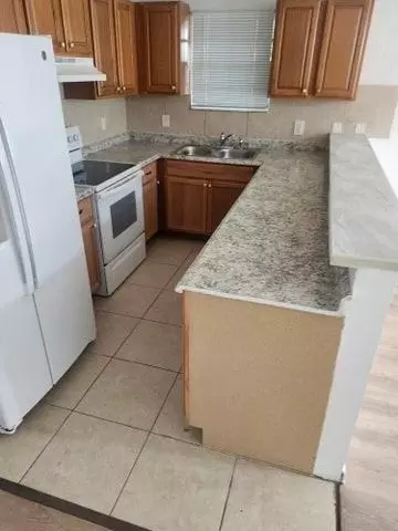 1669 W 27th St, Riviera Beach, FL 33404