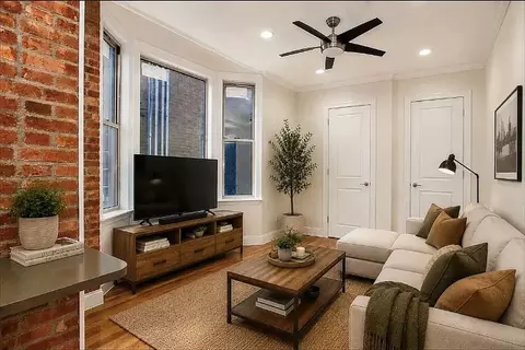 356 W 21st St #6, New York, NY 10011
