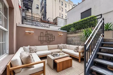 163 Ludlow St #GE, New York, NY 10002