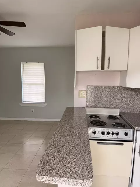 505 Foresteria Dr #1, Lake Park, FL 33403