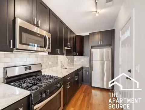 2203 W Eastwood Ave #3NE, Chicago, IL 60625