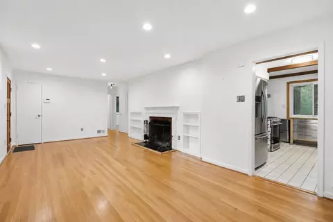 110 Devon Ct, Silver Spring, MD 20910 photo 5
