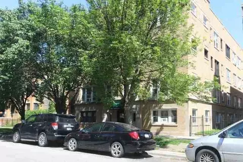 816 W Waveland Ave #28, Chicago, IL 60613