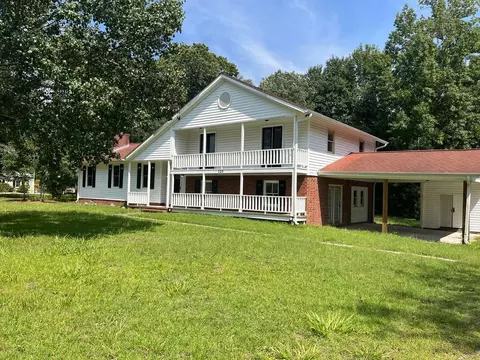 220 Edgewood Dr, Jacksonville, NC 28546