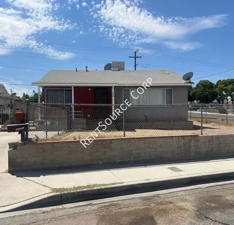 1360 Nancy St, Barstow, CA 92311 photo 2