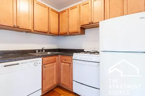 739 W Belmont Ave #515, Chicago, IL 60657