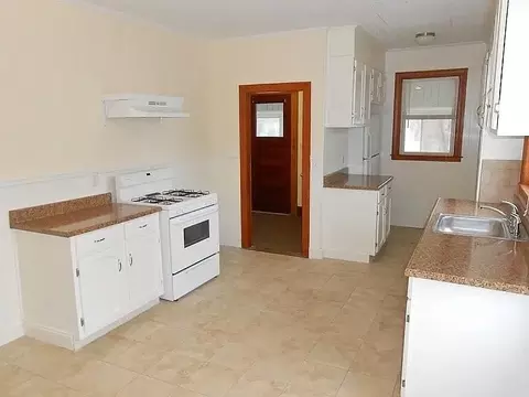 42 Bradford St # 3, Quincy, MA 02169
