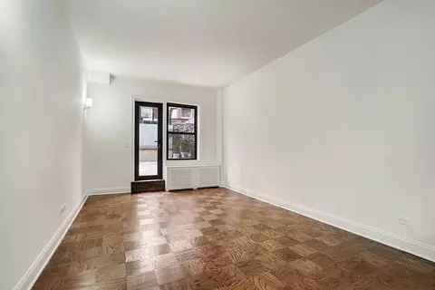 235 W 22nd St #4U, New York, NY 10011