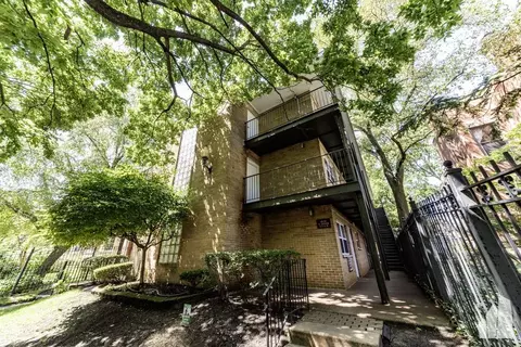 4610 N Dover St #2G, Chicago, IL 60640