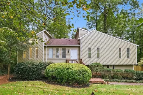 317 Lake Forest Dr, Acworth, GA 30102