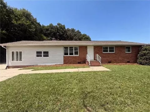 4914 Millpoint Rd #1, Greensboro, NC 27406