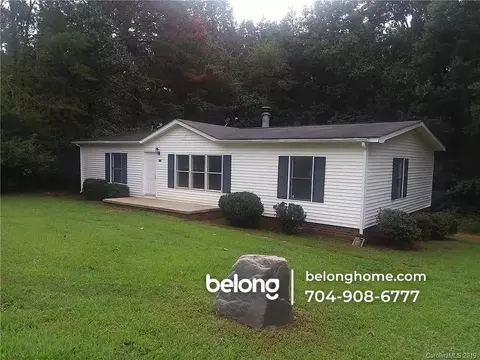 136 Knotty Pine Ln, Mooresville, NC 28117
