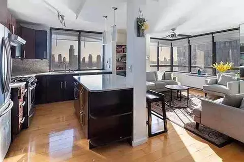 633 1st Ave #2, New York, NY 10016