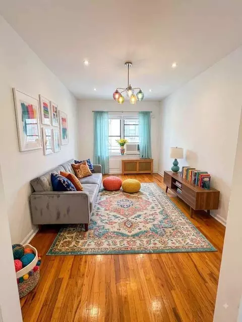 119 E 83rd St #5D, New York, NY 10028