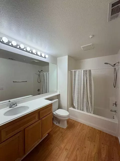616 E Walnut St, Pasadena, CA 91101 photo 8