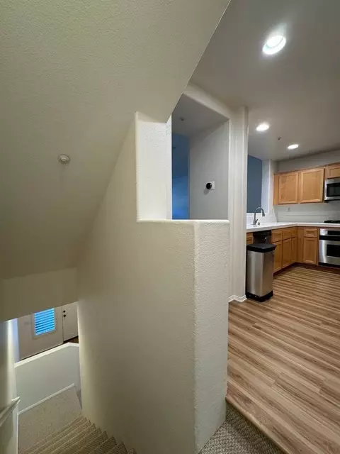 616 E Walnut St, Pasadena, CA 91101 photo 11