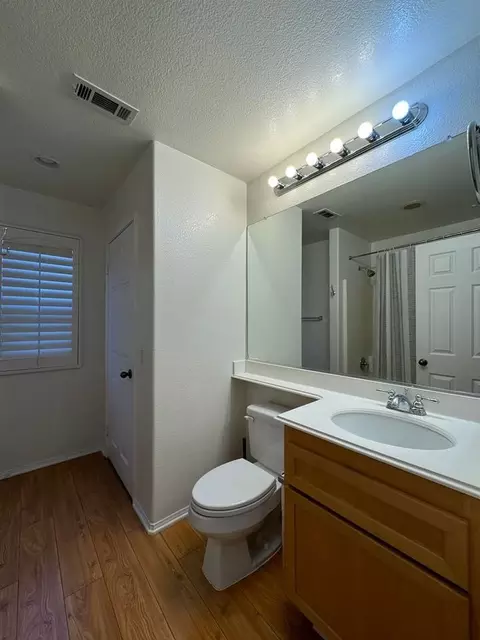 616 E Walnut St, Pasadena, CA 91101 photo 23