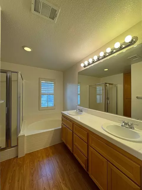 616 E Walnut St, Pasadena, CA 91101 photo 32