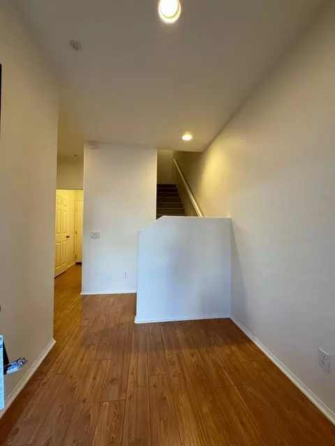 616 E Walnut St, Pasadena, CA 91101 photo 4