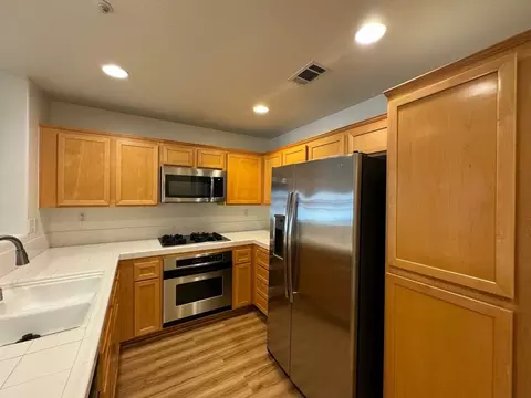 616 E Walnut St, Pasadena, CA 91101 photo 14
