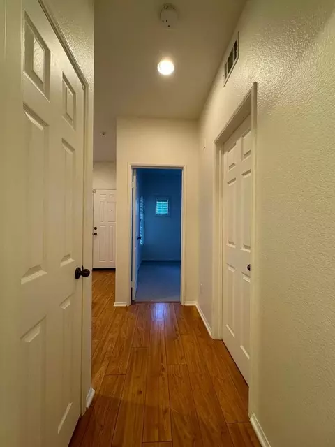 616 E Walnut St, Pasadena, CA 91101 photo 9