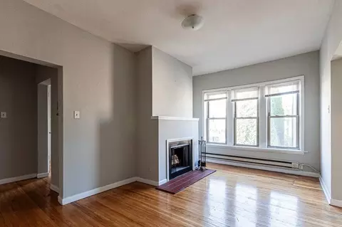624 W Barry Ave #E3, Chicago, IL 60657