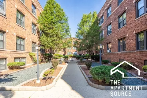 624 W Barry Ave #E3, Chicago, IL 60657