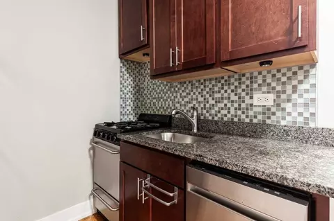2906 N Mildred Ave #O2, Chicago, IL 60657