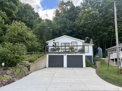 8348 Je Ne Be Dr NE, Rockford, MI 49341