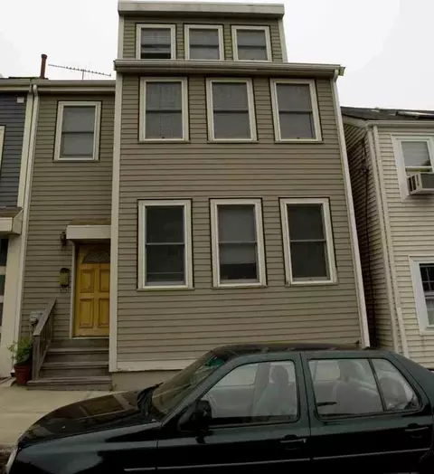 366 E St, Boston, MA 02127