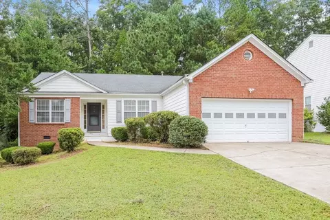 909 Shadow Lake Dr, Lithonia, GA 30058